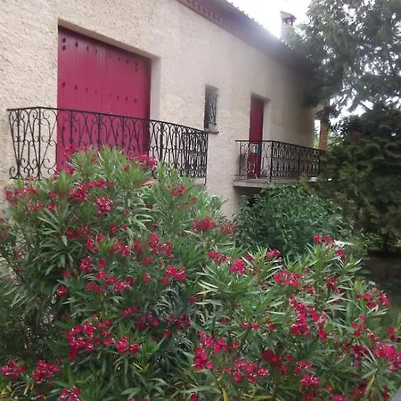 48 M2 Avec Jardin Au Rdc Dans A 5 Min A Pied Des Thermes De Vernet-les-bains, Location De Samedi A Samedi