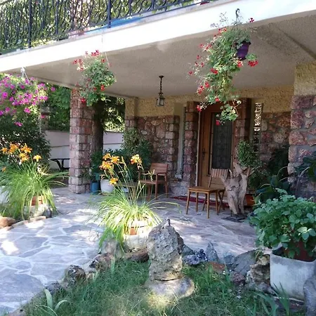 Jardin Thermal: Cozy Near Apartment Vernet-les-Bains