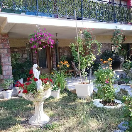 48 M2 Avec Jardin Au Rdc Dans A 5 Min A Pied Des Thermes De Vernet-les-bains, Location De Samedi A Samedi Apartament *