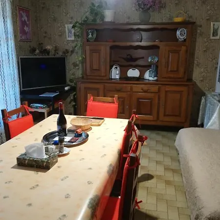 48 M2 Avec Jardin Au Rdc Dans A 5 Min A Pied Des Thermes De Vernet-les-bains, Location De Samedi A Samedi *
