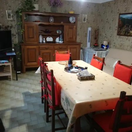 Apartmán 48 M2 Avec Jardin Au Rdc Dans A 5 Min A Pied Des Thermes De Vernet-les-bains, Location De Samedi A Samedi *