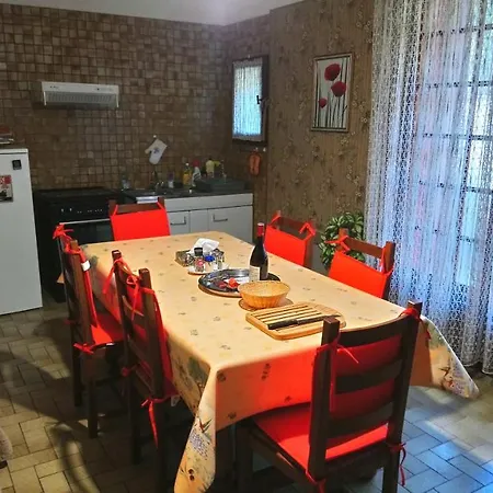 Apartament 48 M2 Avec Jardin Au Rdc Dans A 5 Min A Pied Des Thermes De Vernet-les-bains, Location De Samedi A Samedi Vernet-les-Bains