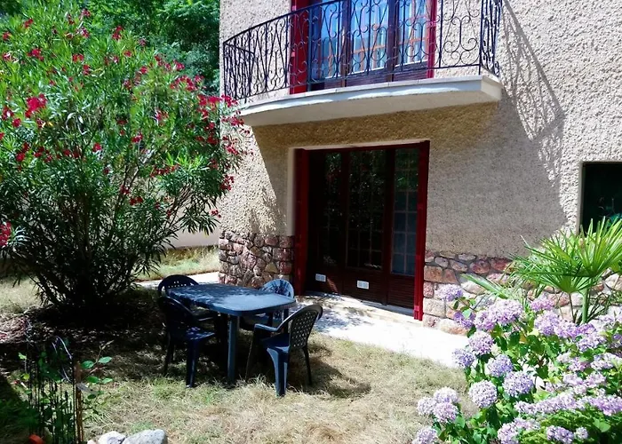 Jardin Thermal: Cozy Near Apartment Vernet-les-Bains